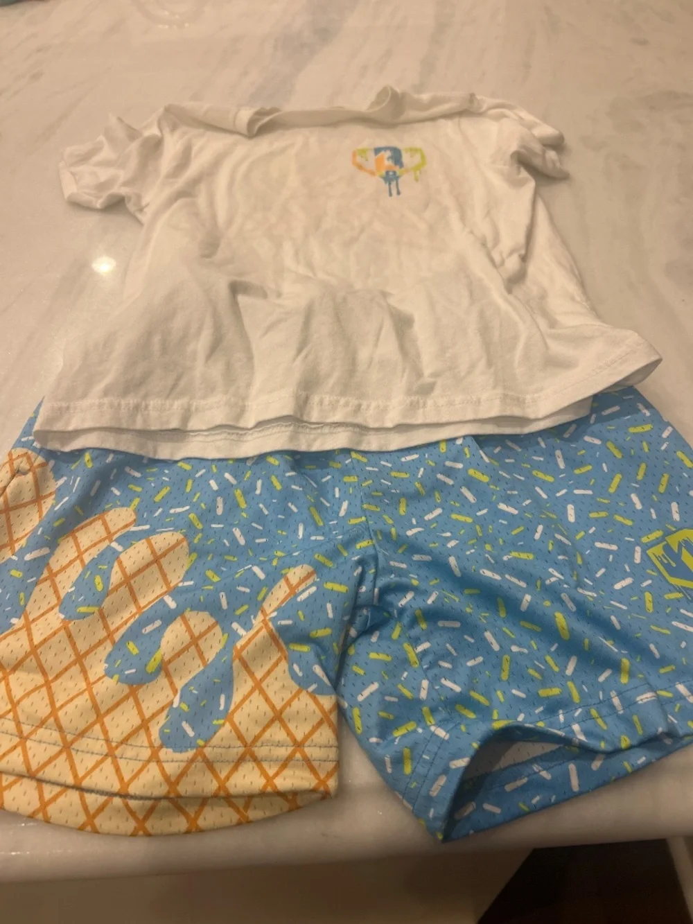 Baseball lifestyles boys shorts (L) and shirt ( L)